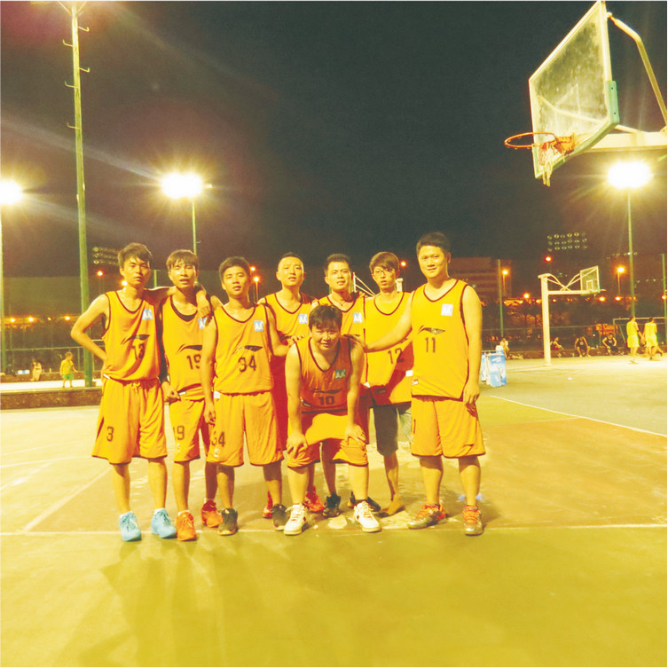 公司陳泊璁副總經理帶隊的公司軍團籃球隊.jpg